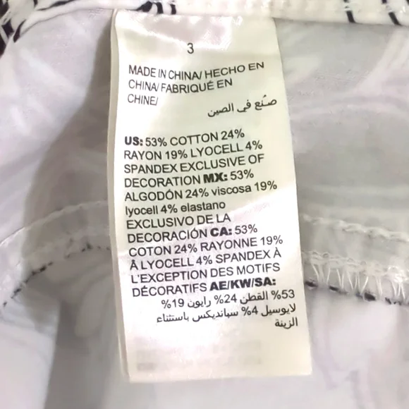 Chico's Sateen Palm Springs Floral Platinum Crop Pants Size 3 or 16 - Picture 9 of 9